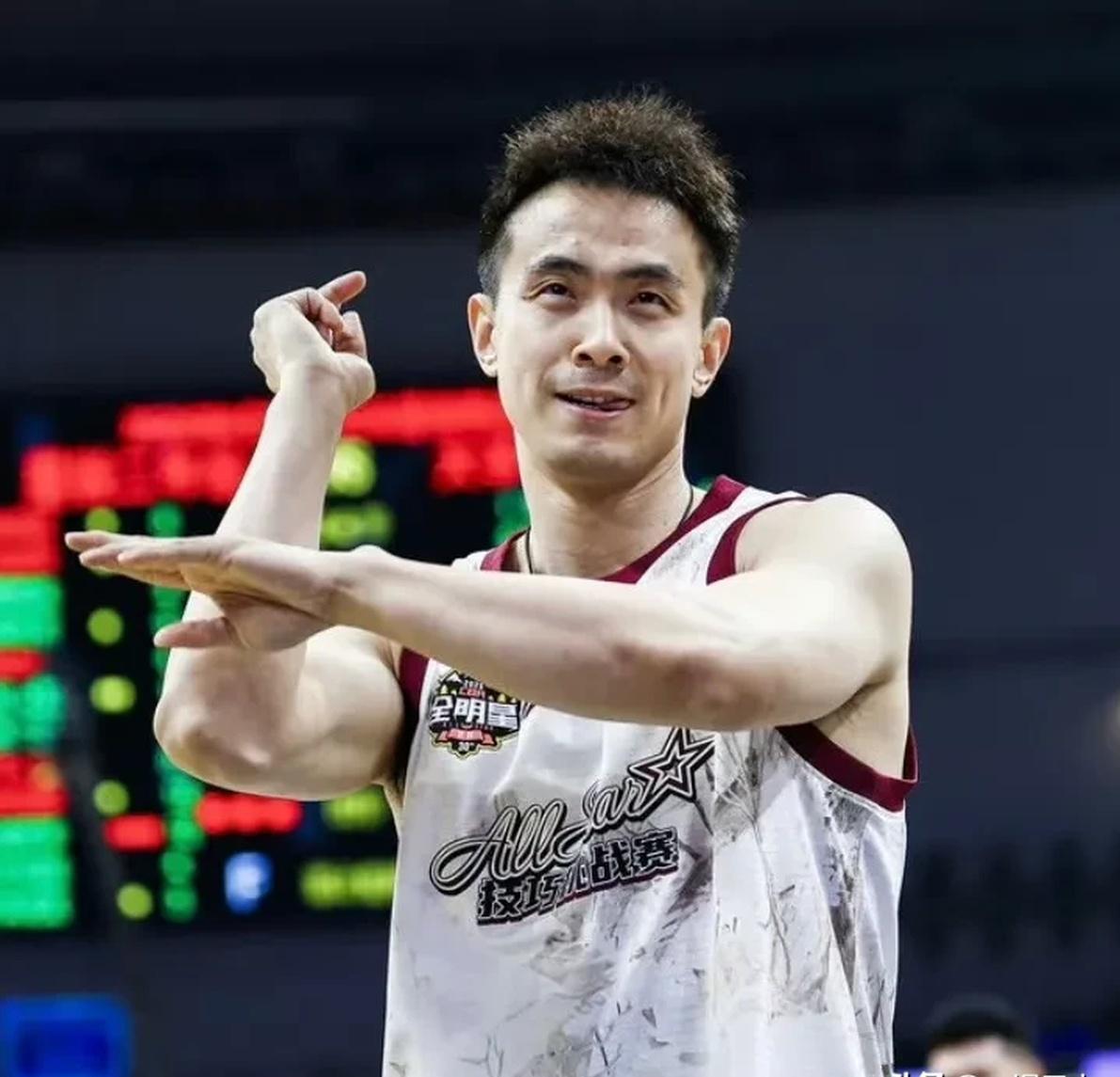 湖人险胜76人，赵继伟高光表现