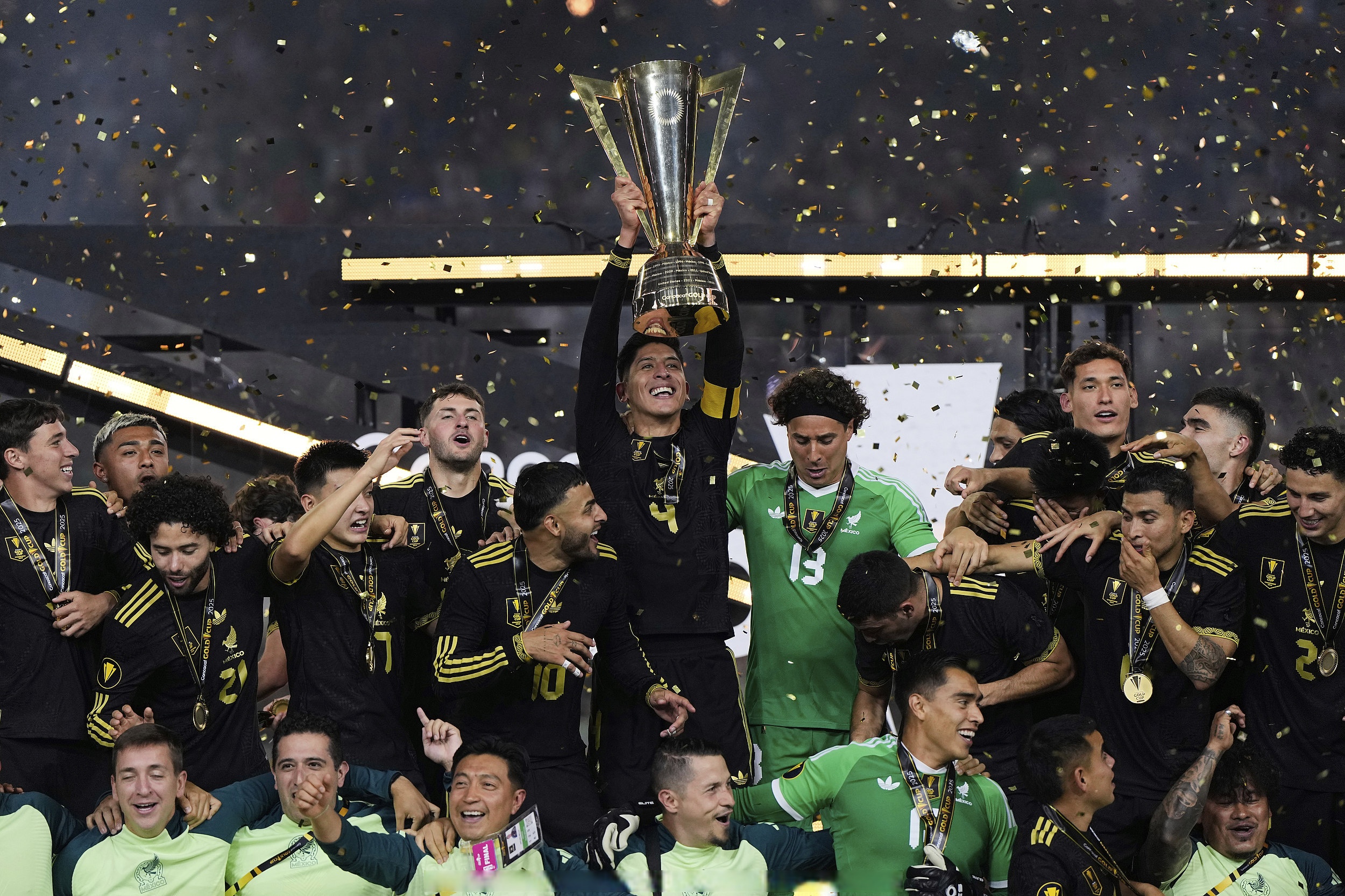 墨西哥完胜丹麦，穆勒状态火热