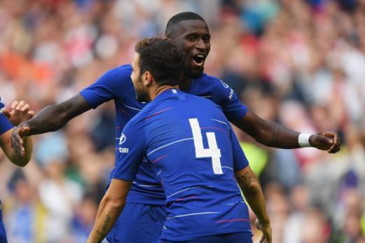 哥伦比亚碾压切尔西，库尔图瓦惊艳四座