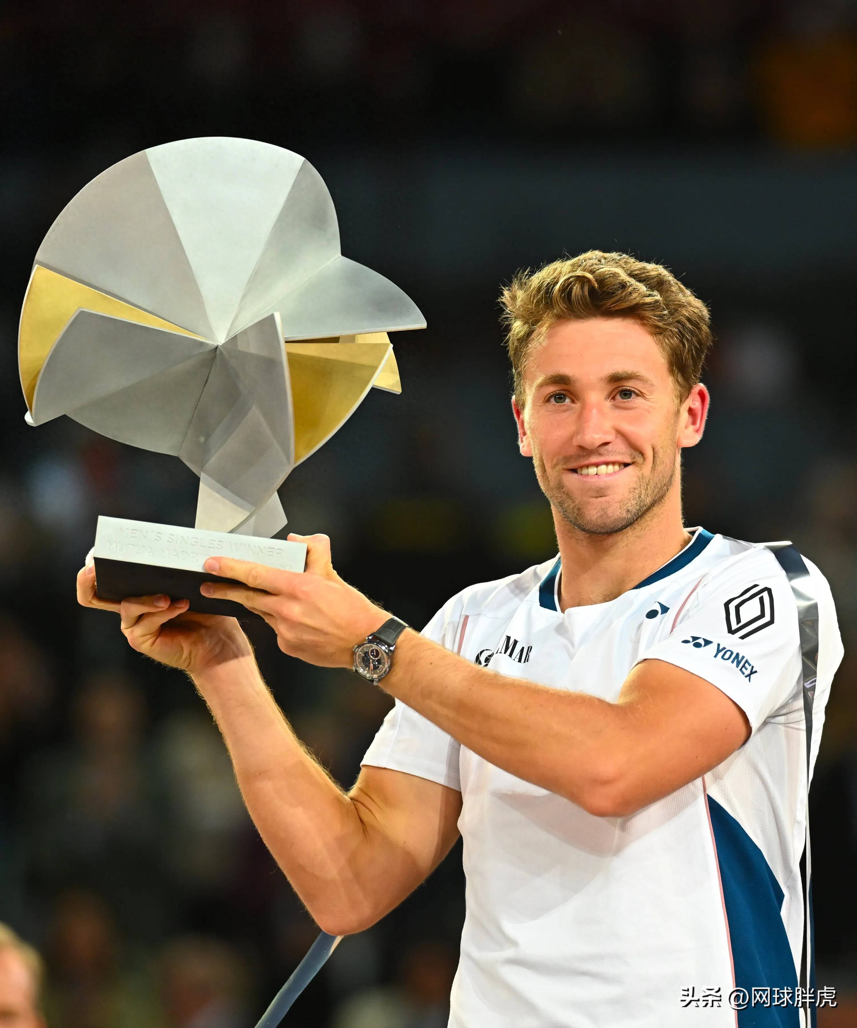 ATP总决赛完胜拉沃尔杯，鲁德统治全场