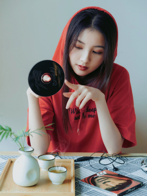 赛道上的颠覆，红牛二队惊天逆袭，汉密尔顿上演绝地反击