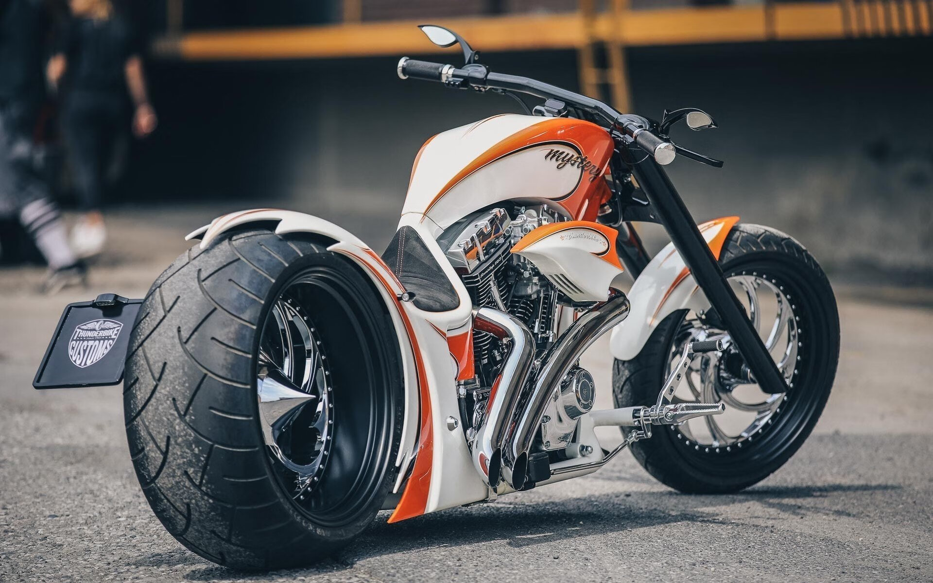 塞恩斯关键制胜，红牛二队横扫雷诺车队，一场颠覆性的对决