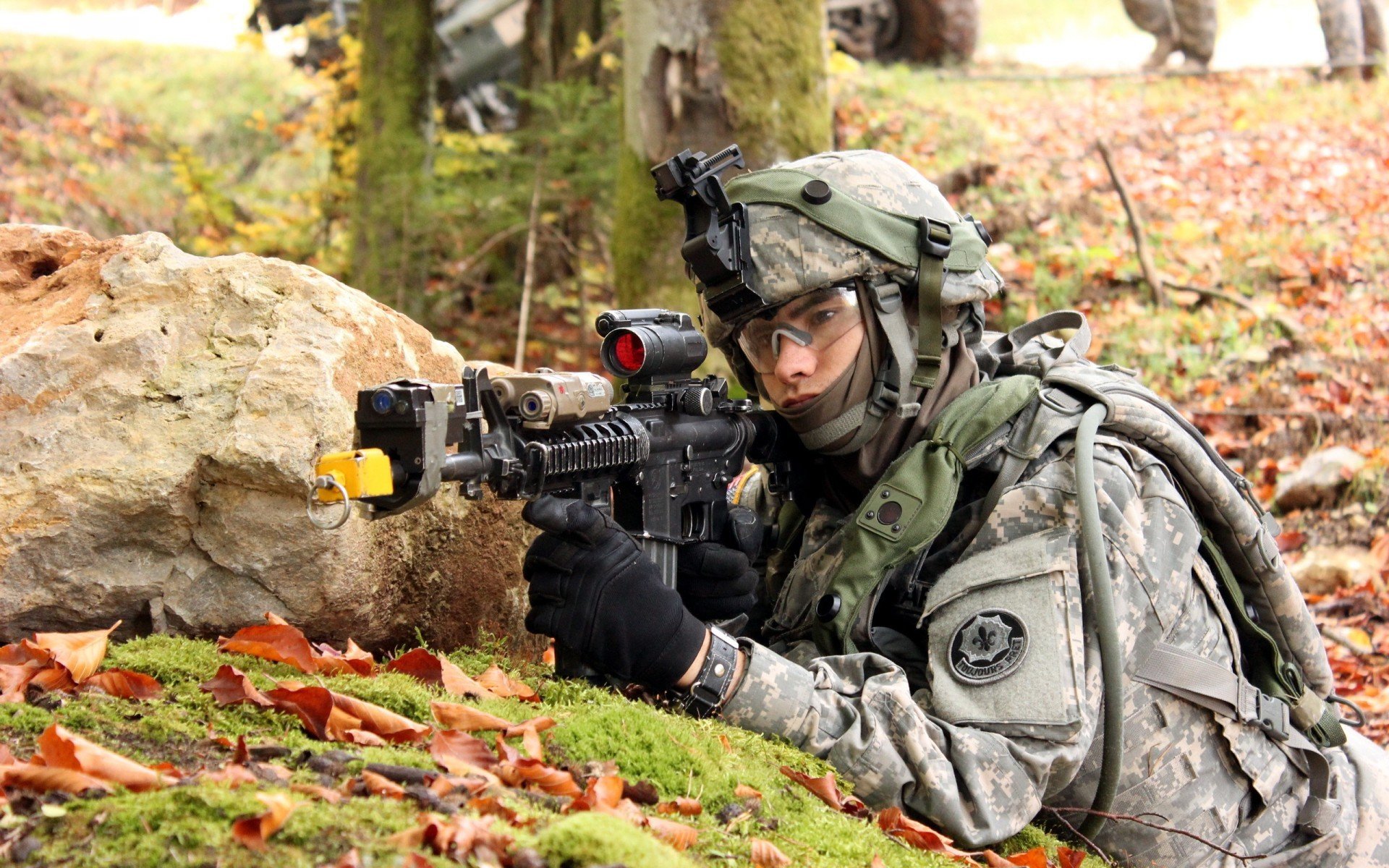 悬崖边的网球革命，当摩纳哥的红土小子正手击溃巴萨式优雅