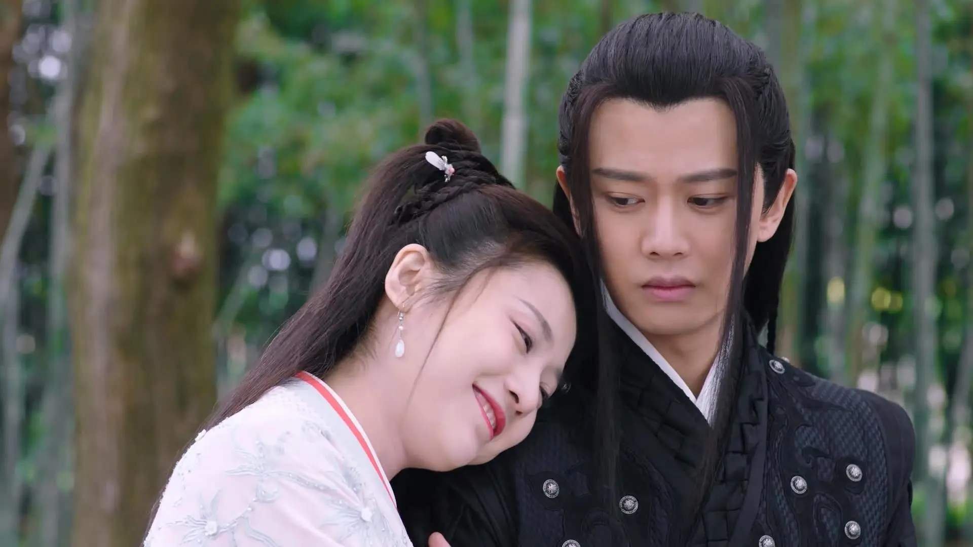 赛道与球场的速度交响，勇士单节决胜的艺术与F1揭幕战的战术博弈