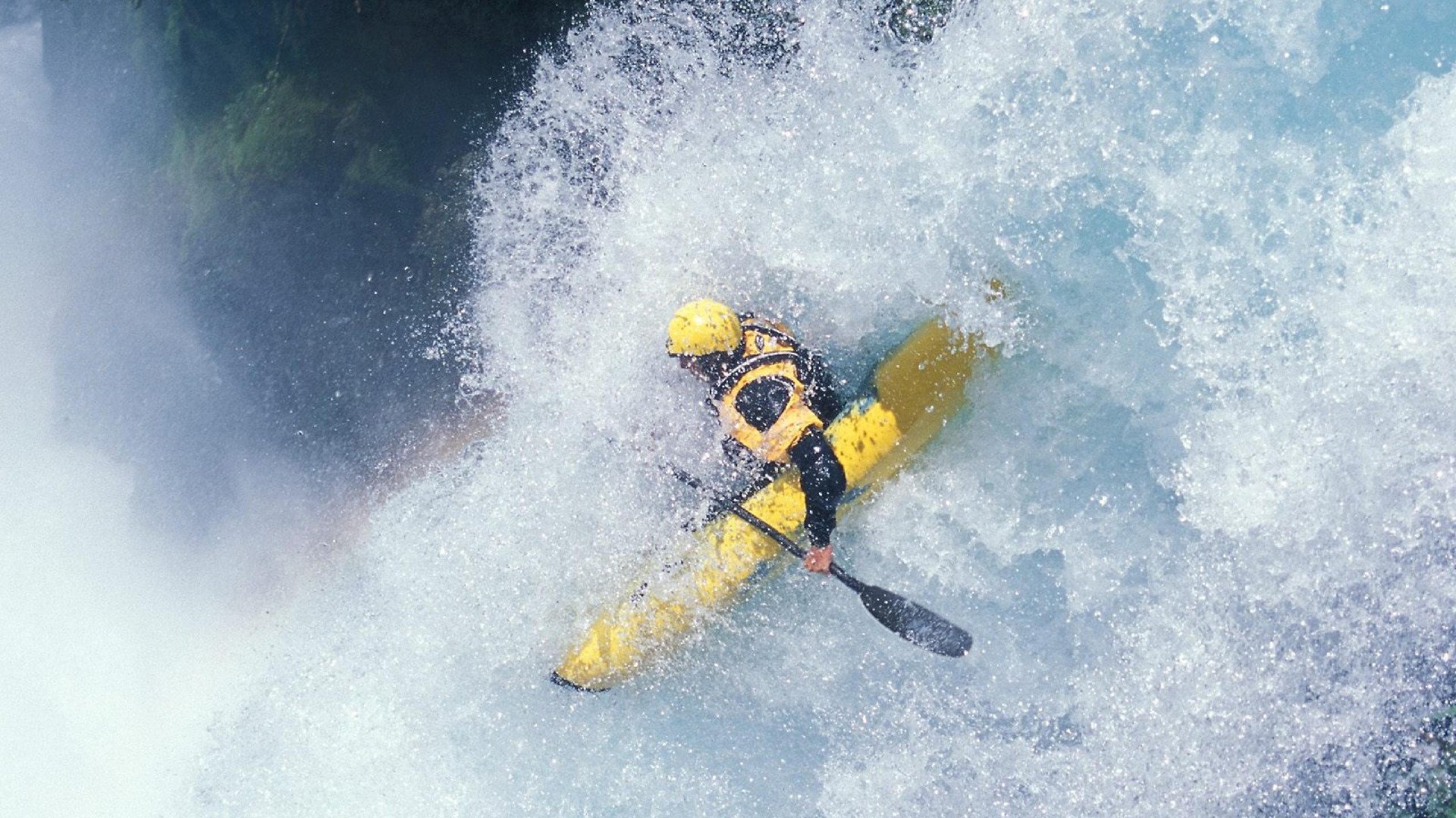 夕阳与晨光，本泽马的统治级数据与日本绝杀哥伦比亚的足球诗篇